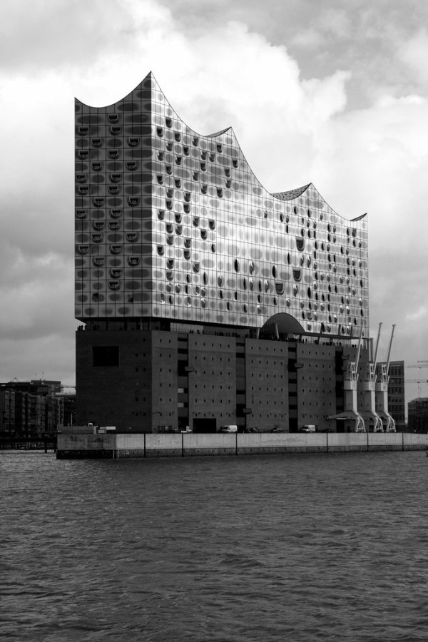 5 Elbphilharmonie Schwarzweiss