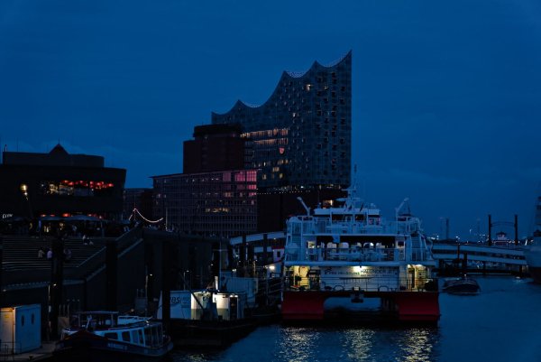 63 Elphi Zur Blauen Stunde Horizontal